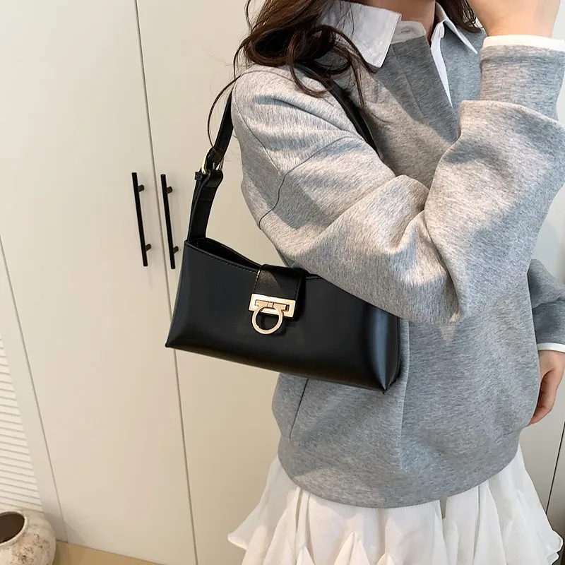 

2025 New Women's Shoulder Bag, Genuine Leather Multi-way Crossbody Purse, Vintage Large Capacity Tote for Work & Dating​