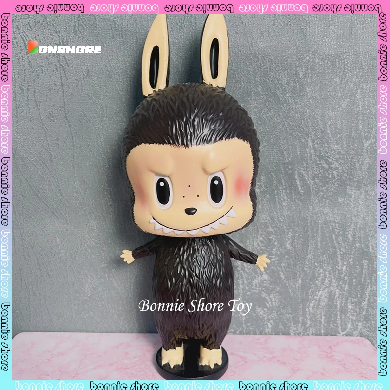 30cm Labubu Anime Figure Cute Kawaii Labubu Fashion Trend Anime Figure Resin Room ornamentnet Model Collection ragazza regalo di compleanno