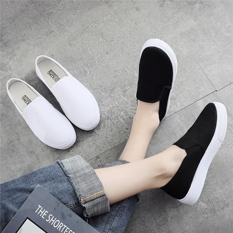 Spring and Autumn Slip on Canvas White Shoes for Women Breathable Non Slip Student Thick Soled Shoes Old Beijing Cloth Shoes