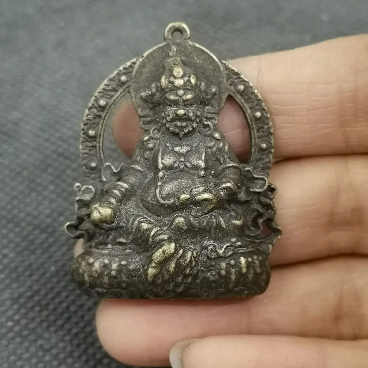 Vintage Metal Yellow Jambhala Pendant with Openwork Halo Statues Figurines Lucky Ornaments Home Decoration gifts