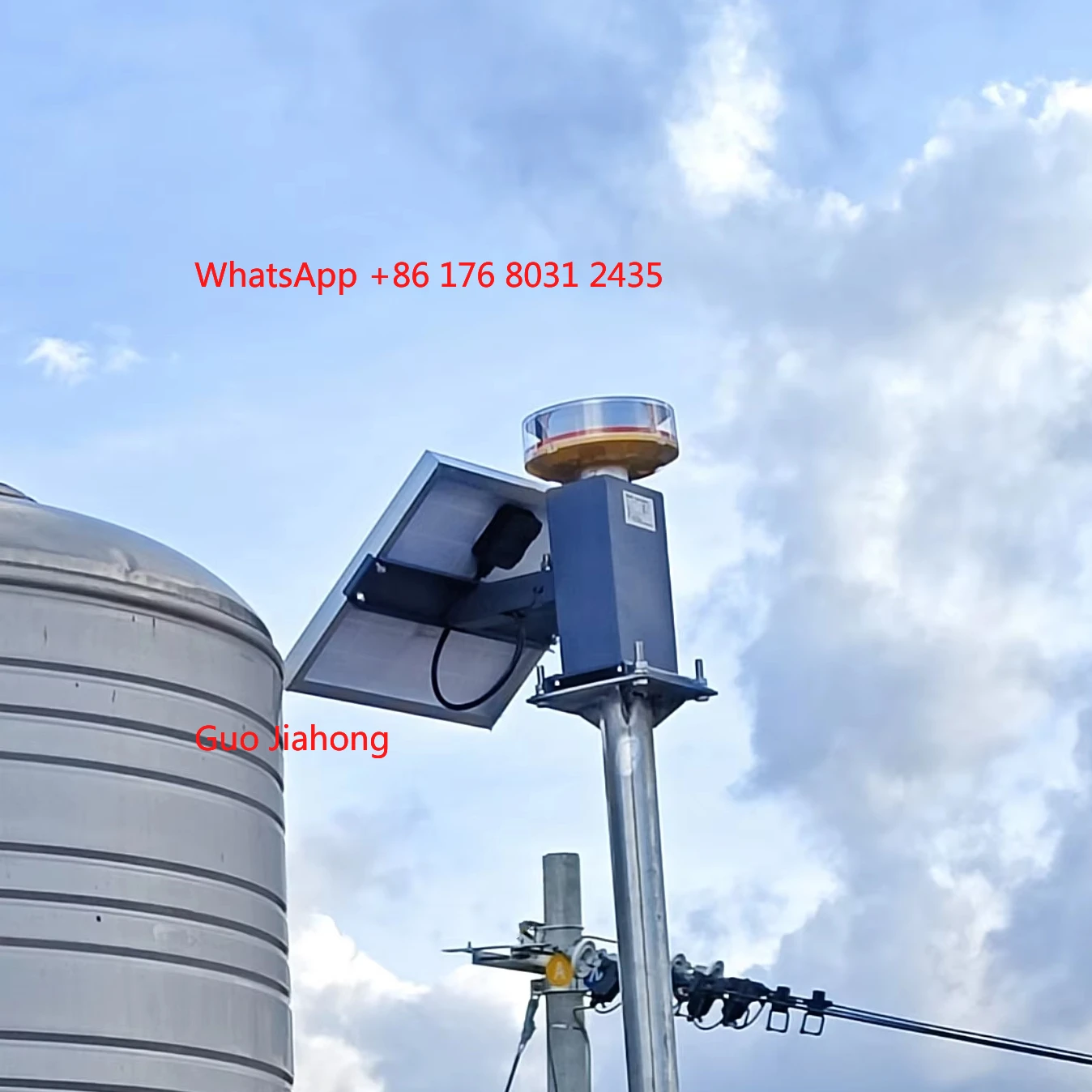 

Solar-powered Ideal for Remote or Off-grid Locations Towers Chimneys Cranes Obstruction Light Low-Intensity Red Steady/ Flashing