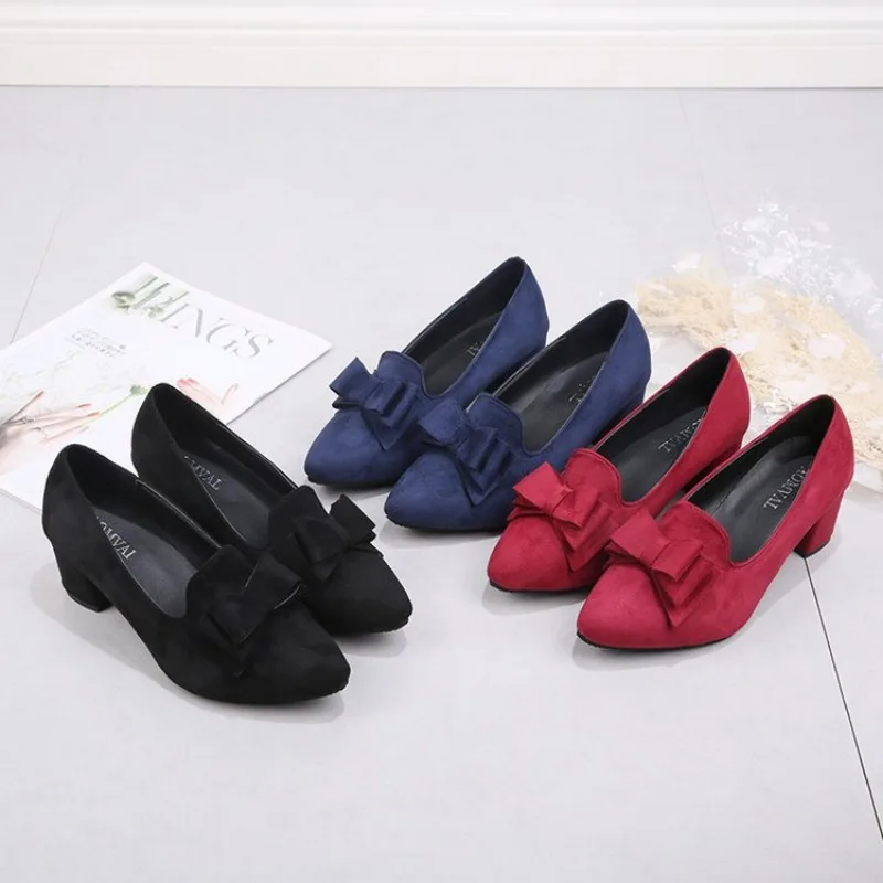 2024 Korean Fashion Butterfly Thick Heel Mid Heel Shoes Pointed Velvet Shoes image 3