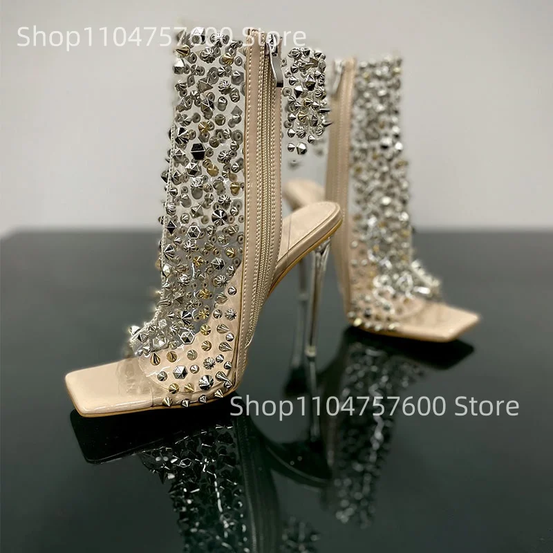 

Новинка 2025, женские сандалии большого размера с открытым носком, прозрачные женские ботильоны большого размера из ПВХ с металлическими заклепками и украшением в стиле панк-стрит