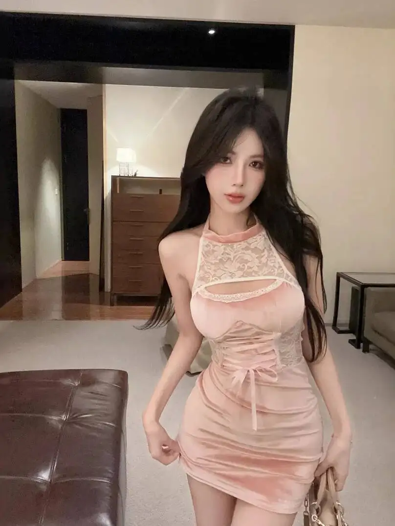 Sweet Mini Tank Dress 2025 New Pink Hollow Hanging Neck Sleeveless Spicy Girl Pure Desire Lace Splicing Slim Dress Elegant MTL8