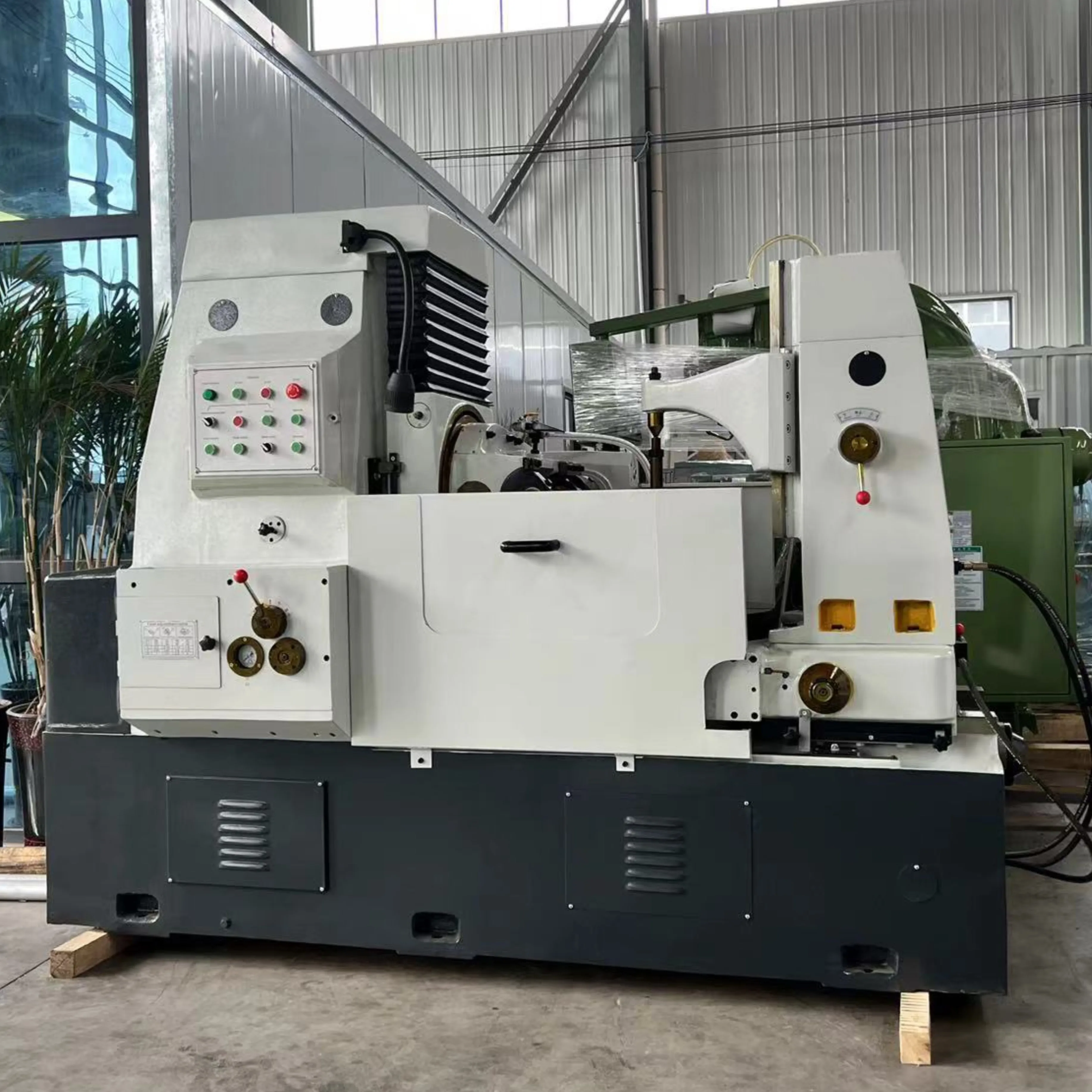 High Speed Hydraulic Gear Hobbing Machine Y3180 Gear Making Machine for Sale