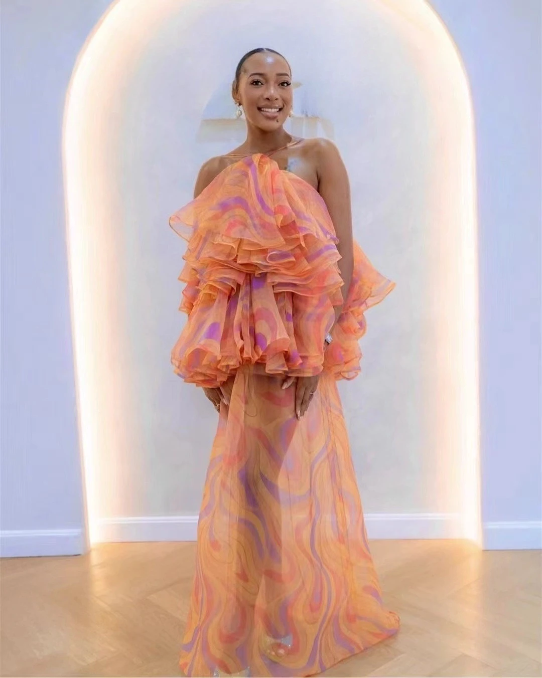 

Высокое качество Холтер без рукавов с v-образным вырезом женское длинное платье с рюшами праздничное платье для отдыха