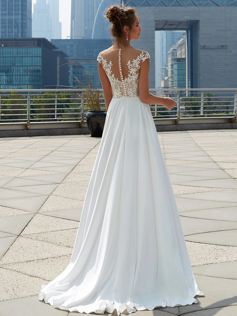 Sexy Hochzeit Kleider 2023 Mantel Sheer Neck Cap Hülse Spitze Braut Party Kleider Applique Split Schlitz Strand Chiffon Robe De mariée