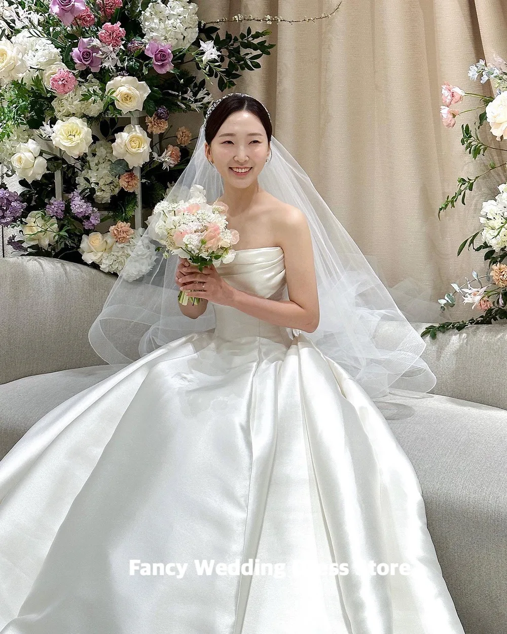 Fancy Simple Strapless A Line Wedding Dress Korea Photo Shoot Soft Satin Sleeveless Floor Length Bridal Dresses customized