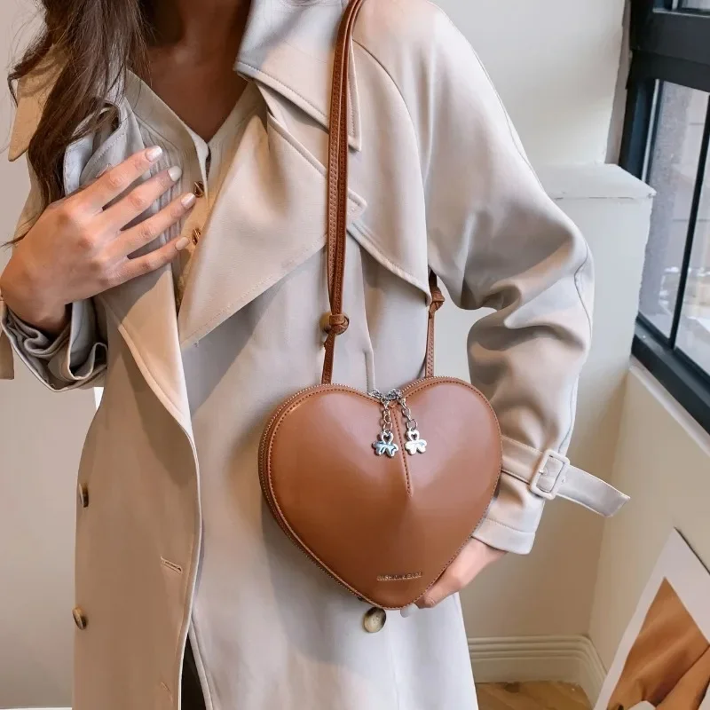 

Women's Crossbody Bag Love Heart Shaped Shoulder Bag Fashion PU Leather Clutch Purse and Handbags Ladies Shoulder Totes Bag