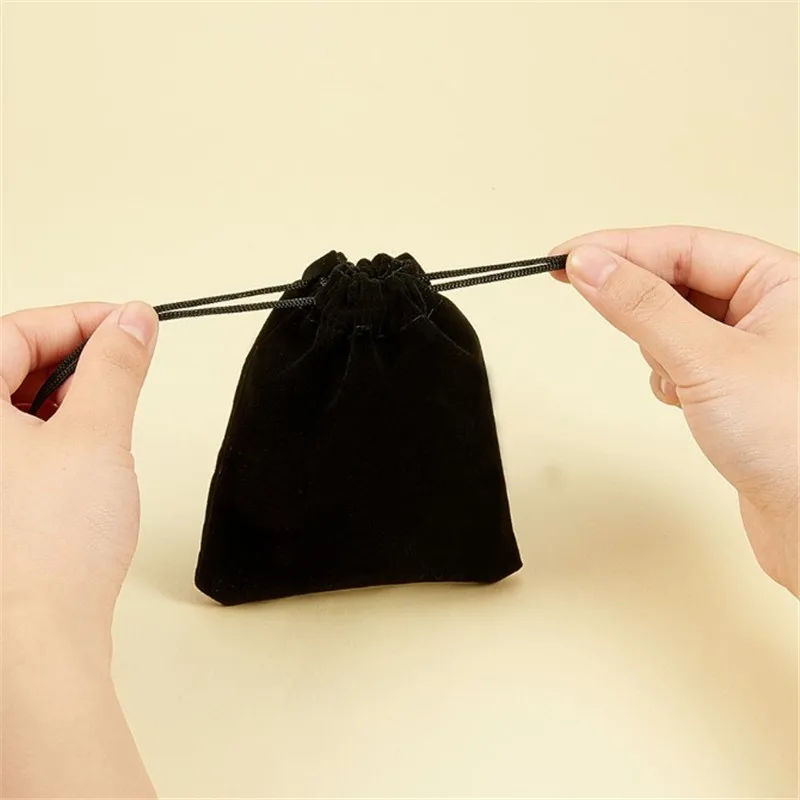 Bolsa de terciopelo negro con cordón para juegos de mesa, bolsas de embalaje para dados, 9x12cm, 25 unidades