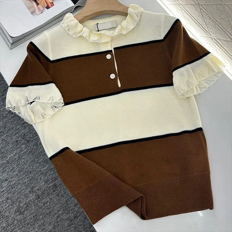 

High-quality women's knitted t-shirt with lace trim, round collar, and stripe buttons. Comfortable and skin-friendly 2571583