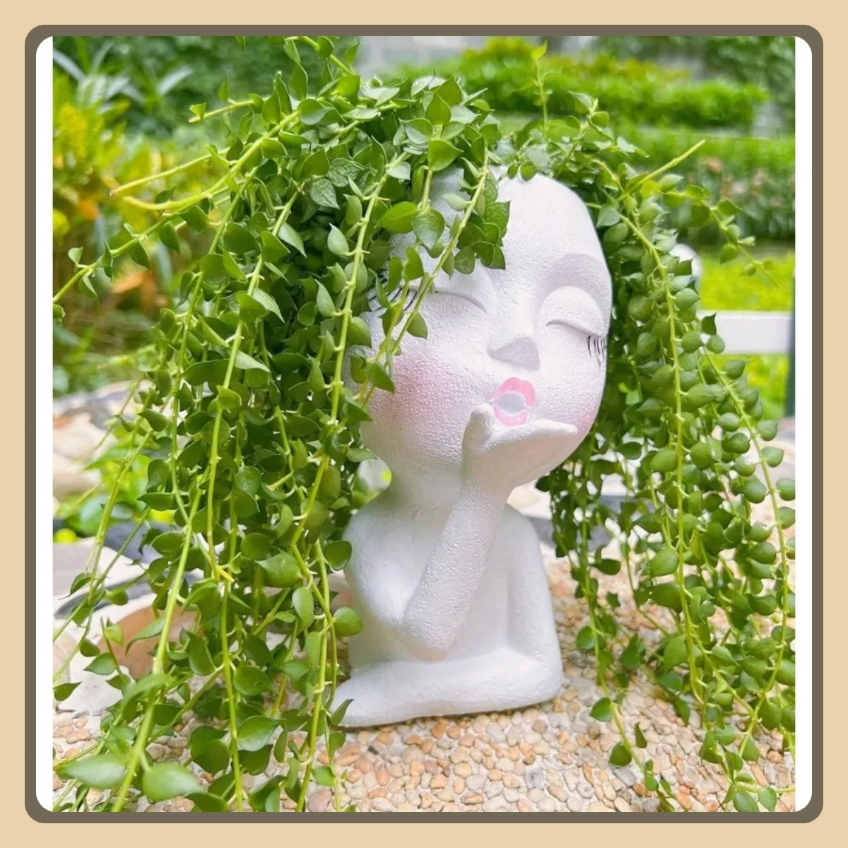 

Standing Air Kiss Head Planter, Funny Resin Pot for Succulents with Protection Pads