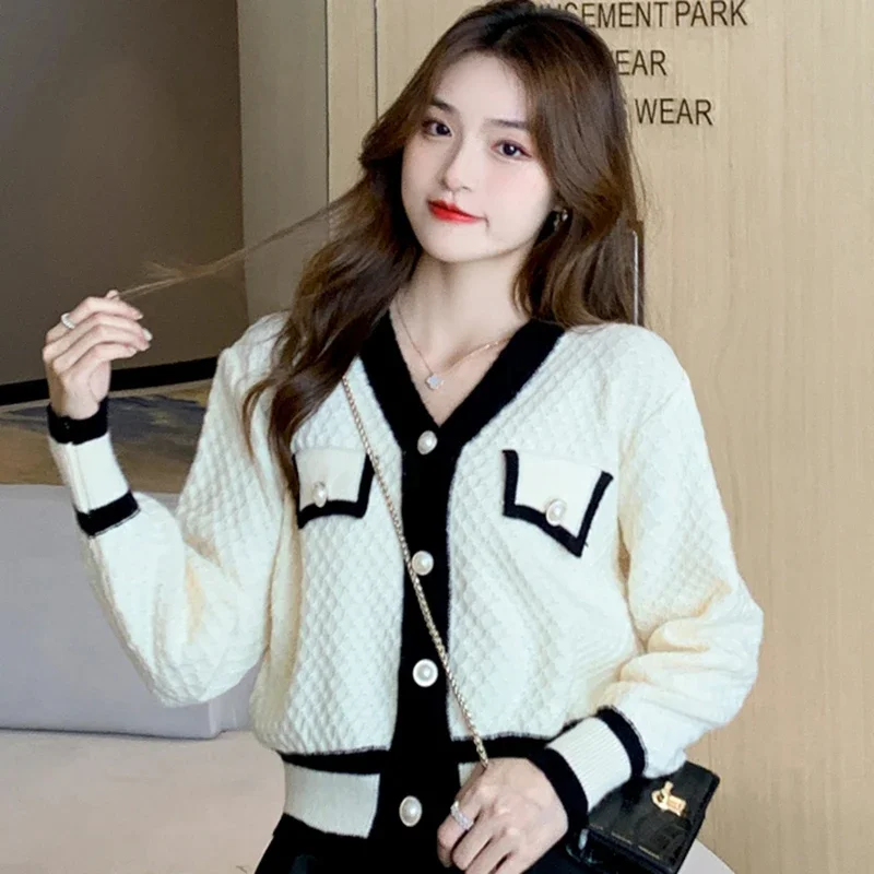 Sweet White Women Crop Cardigan Korean Elegant Pearl Knitted Long Sleeve Female Sweater Y2K Harajuku Loose Ladies Casual Tops