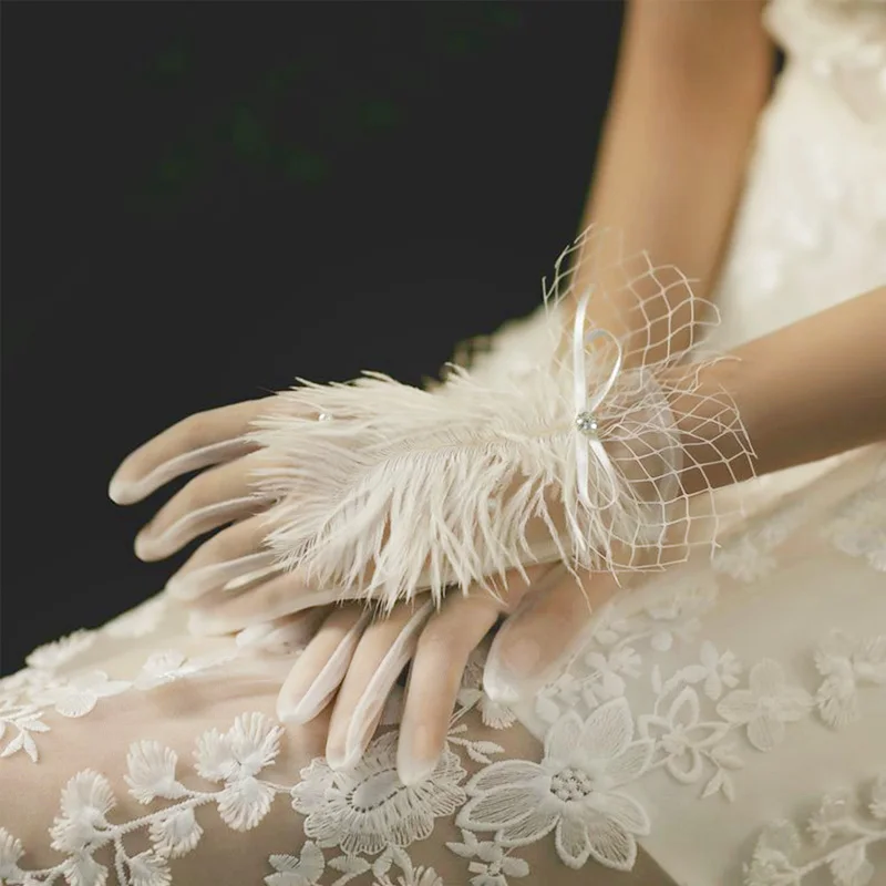 

Wedding Bridal Gloves Bow Pearl Mesh Lace Short Gloves for Women Bride Feather Full Finger Mittens Party Wedding Accessories