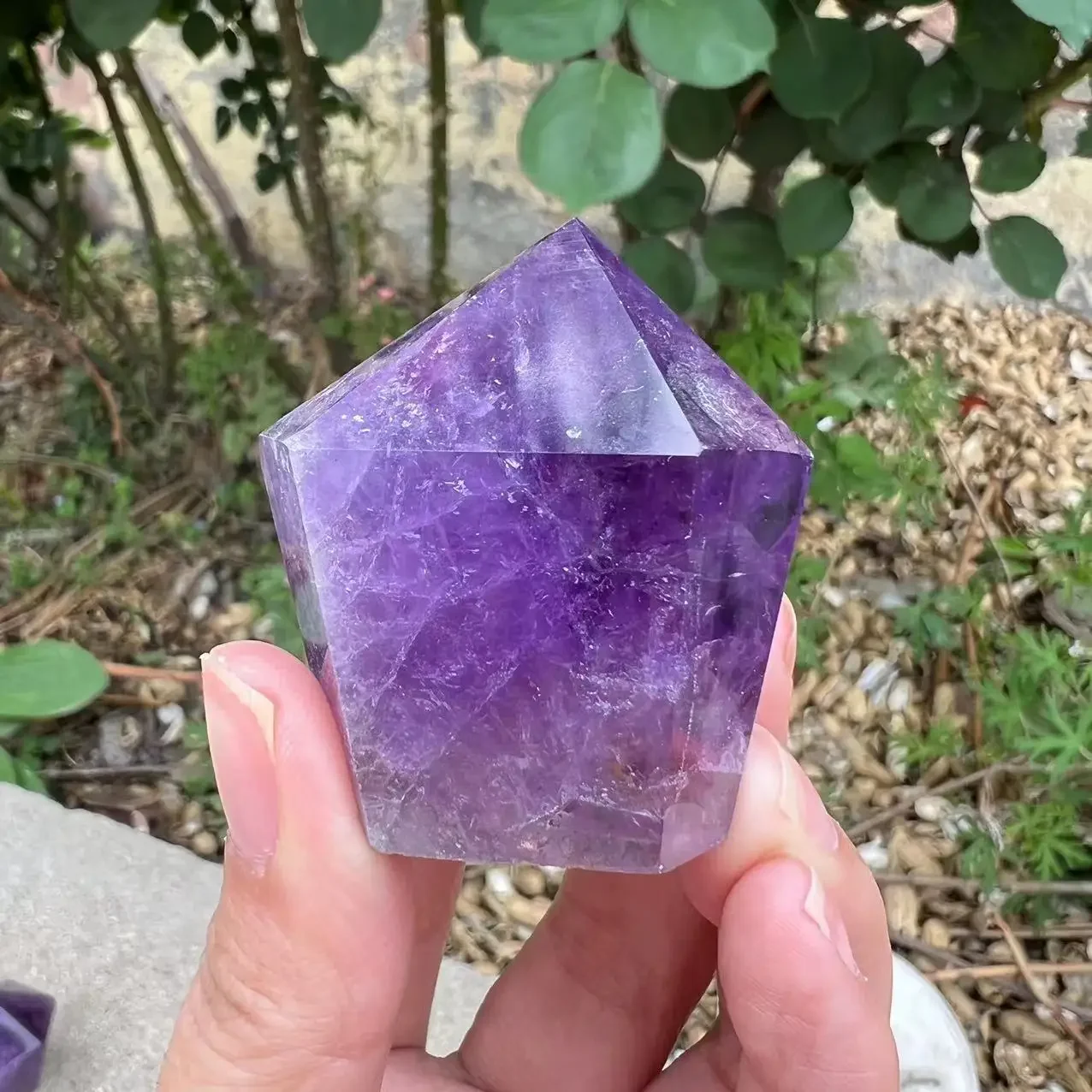 Natural High-quality Uruguay Amethyst Bit Tower Energy Therapy Crystal Point Dark Purple Quartz Wand Decoration