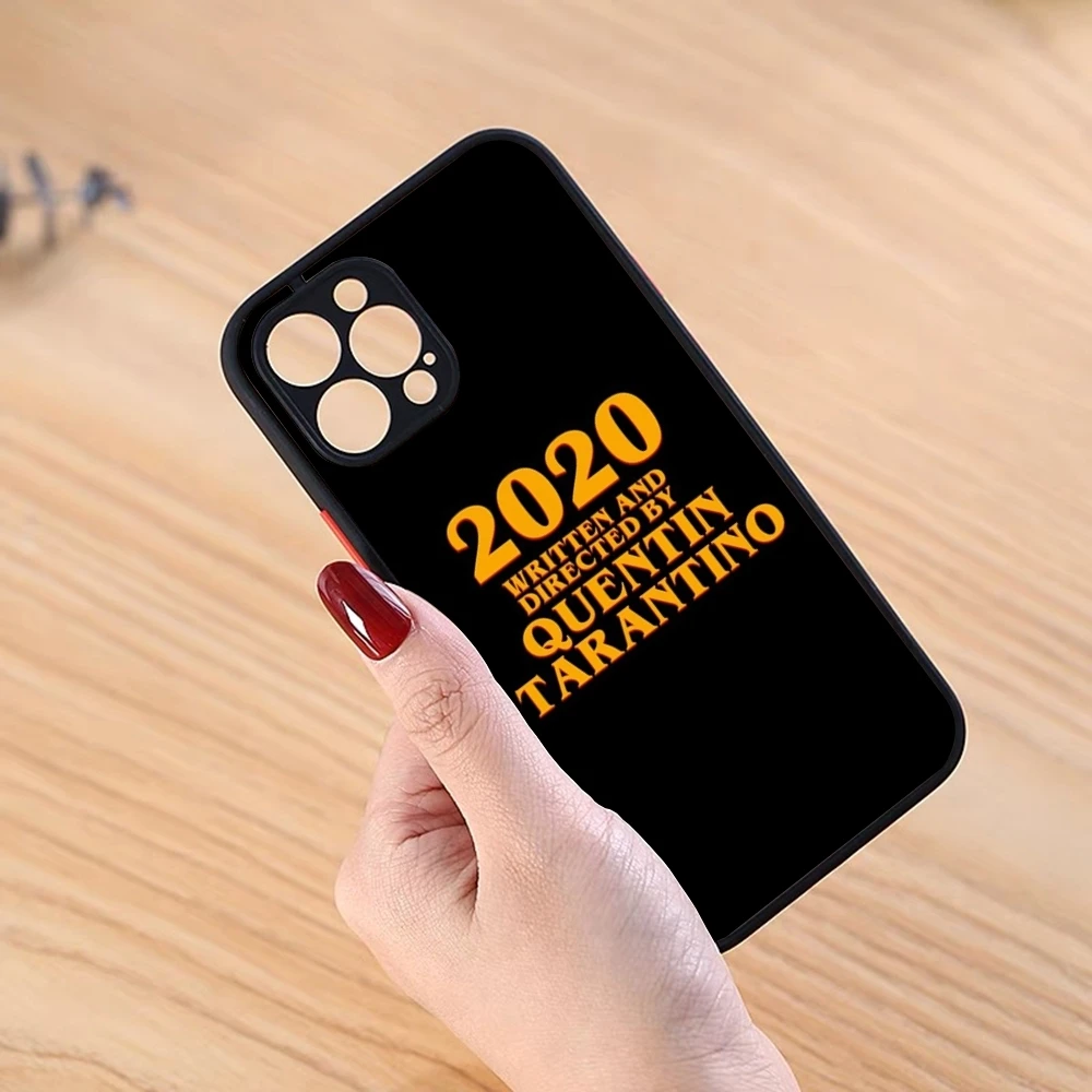 Capa preta fosca de telefone Quentin Tarantino para iPhone 16Pro Max, 15, 13, 12, 11, 14 Pro Max, Mini Plus, XS, XR