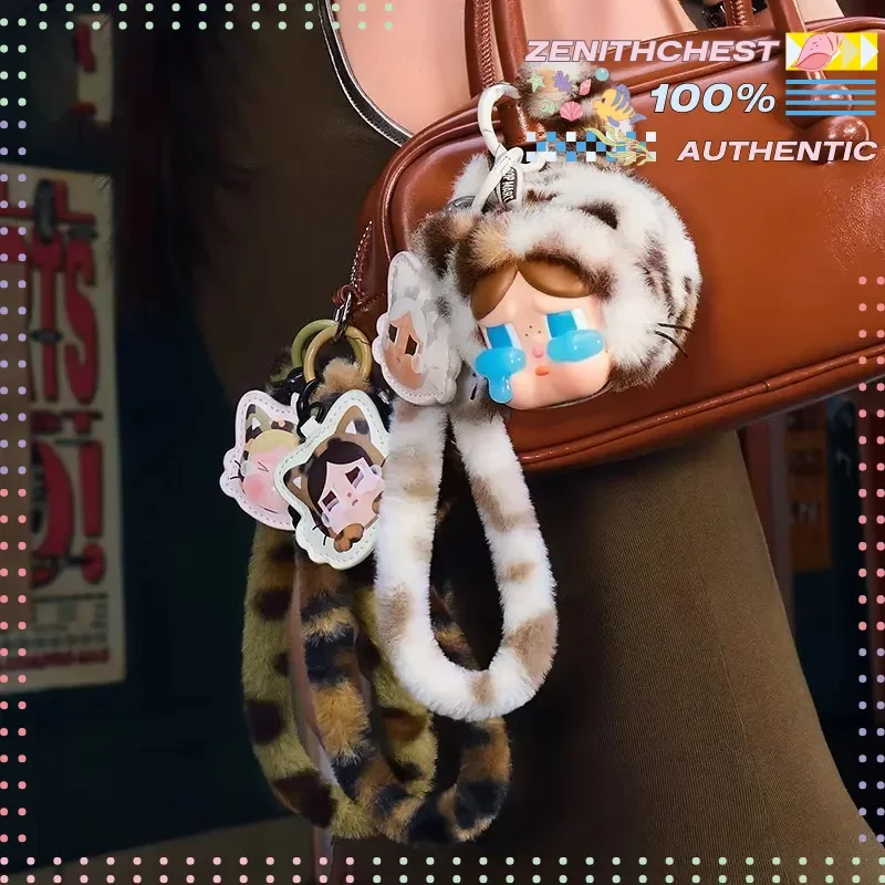 POPMART Crybaby Wild But Cutie Phone Lanyard Series صندوق أعمى Crybaby سلسلة هاتف فريدة للأطفال هدية خاصة عصرية