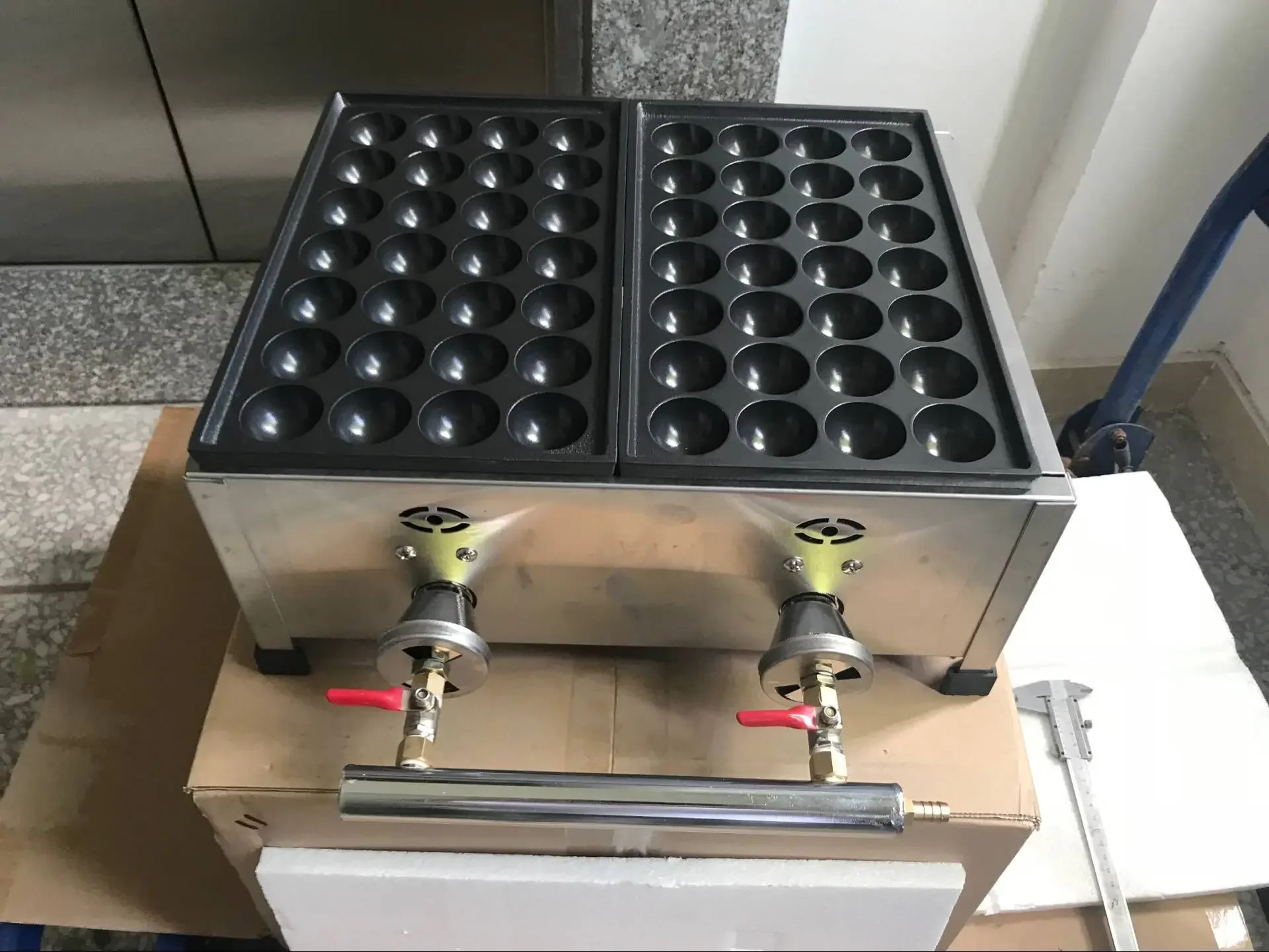 Assadeira Takoyaki antiaderente tipo gás, máquina de bolas pequenas de polvo, tamanho de bola de 40 ou 45 mm, fabricante de Quail Takoyaki