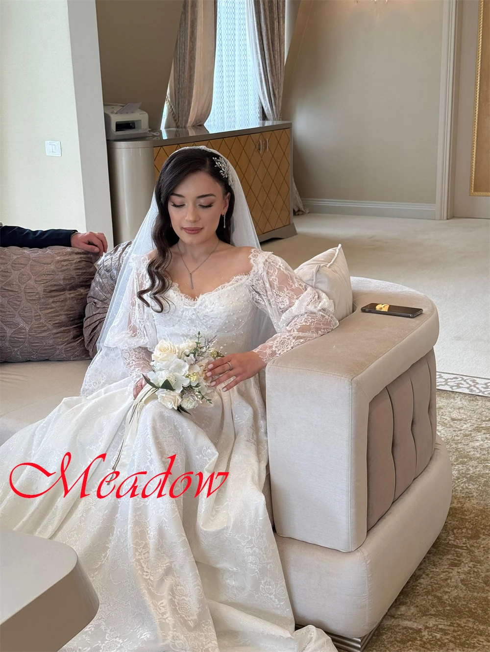 カスタマイズされた絶妙なホワイトジャージーブライダルドレスエレガントなストラップレス長袖ウェディングドレスチャペルトレインvestidoデノビア