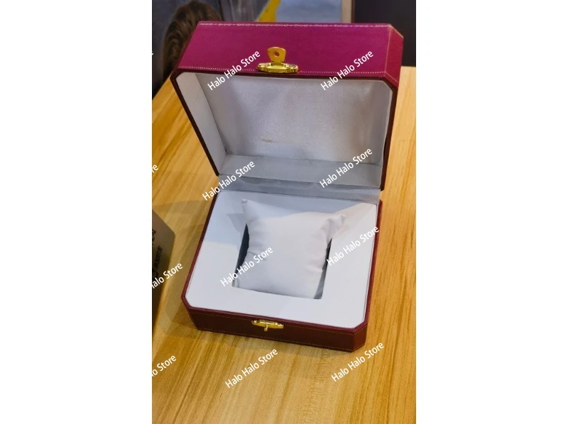 

Классический красный подходит для полного комплекта ящика для хранения часов.