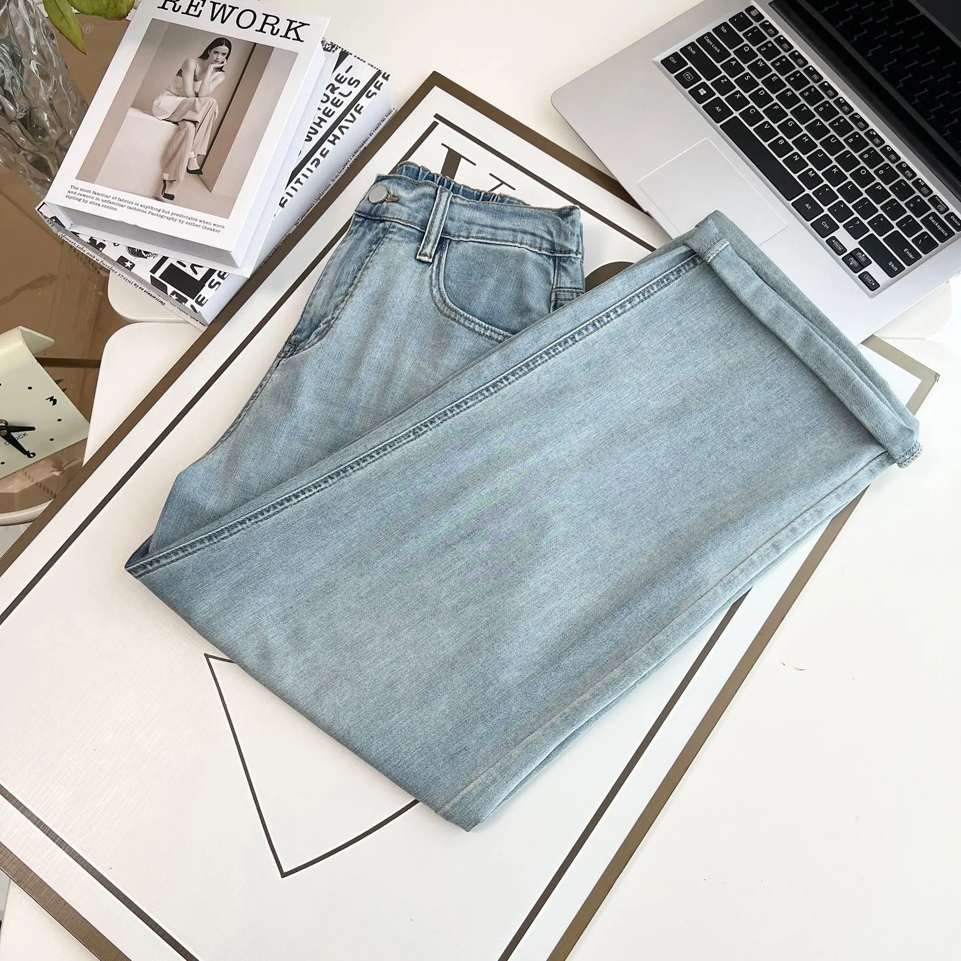 100KG 2025 Jeans dritti taglie forti Abbigliamento da donna Pantaloni larghi in denim sottile stile fidanzato premium 5328