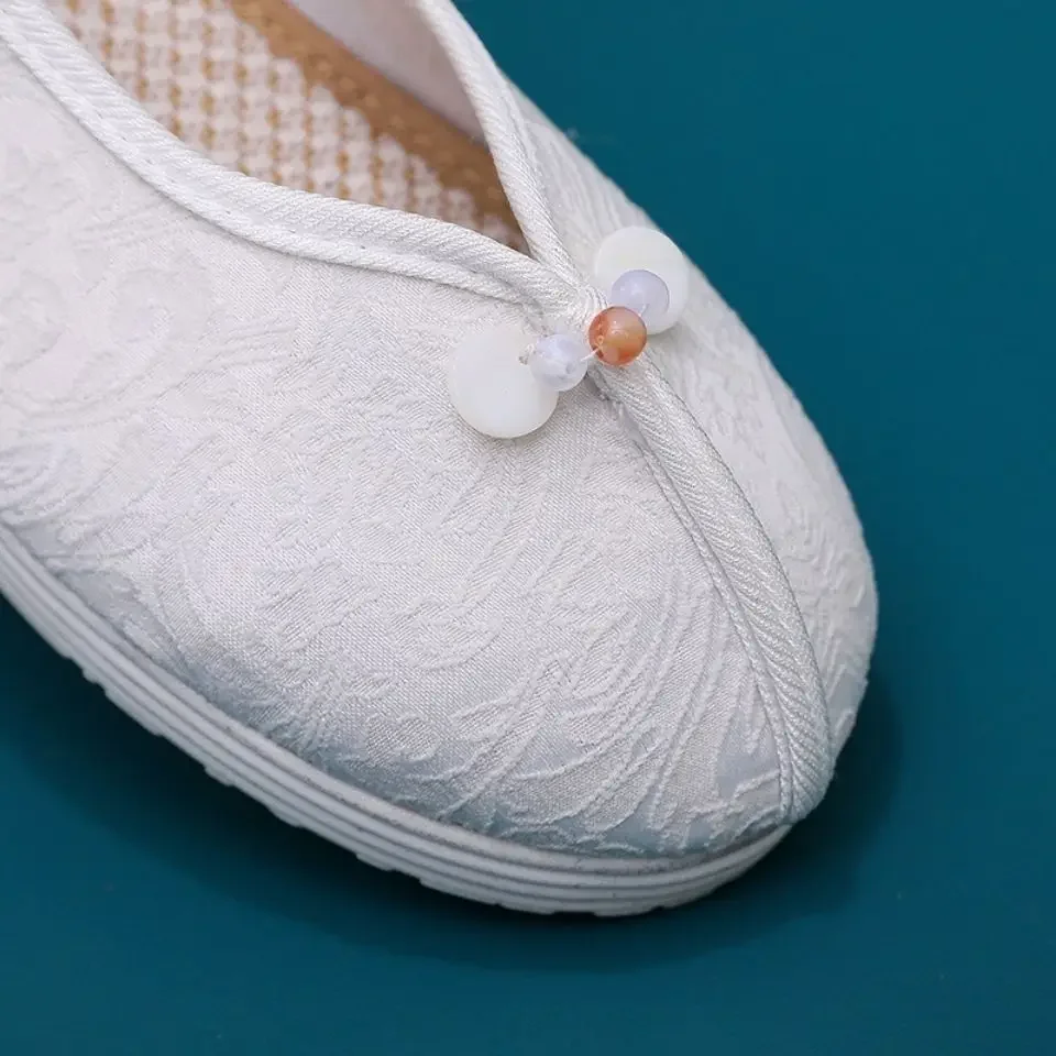Zapatos de mujer, accesorios de perlas lisas, zapatos florales de fondo plano, tela interior elevada, zapatos Hanfu para caminar, accesorios Han