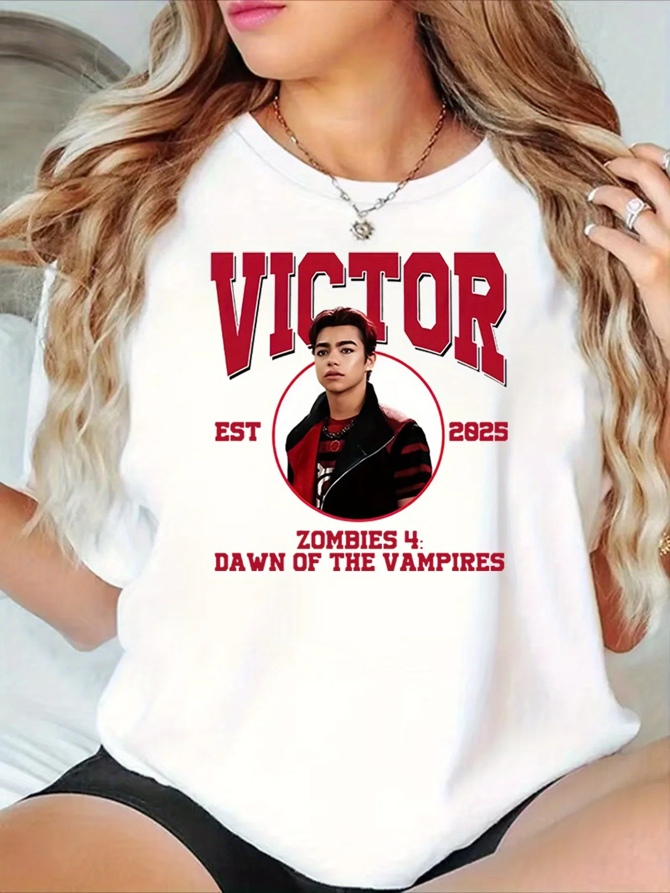 تي شيرت Zombie 4: Dawn of the Vampire Victor Pattern - قميص فضفاض مناسب لفيلم الرعب القديم للجنسين، بلوزة من القطن الخالص