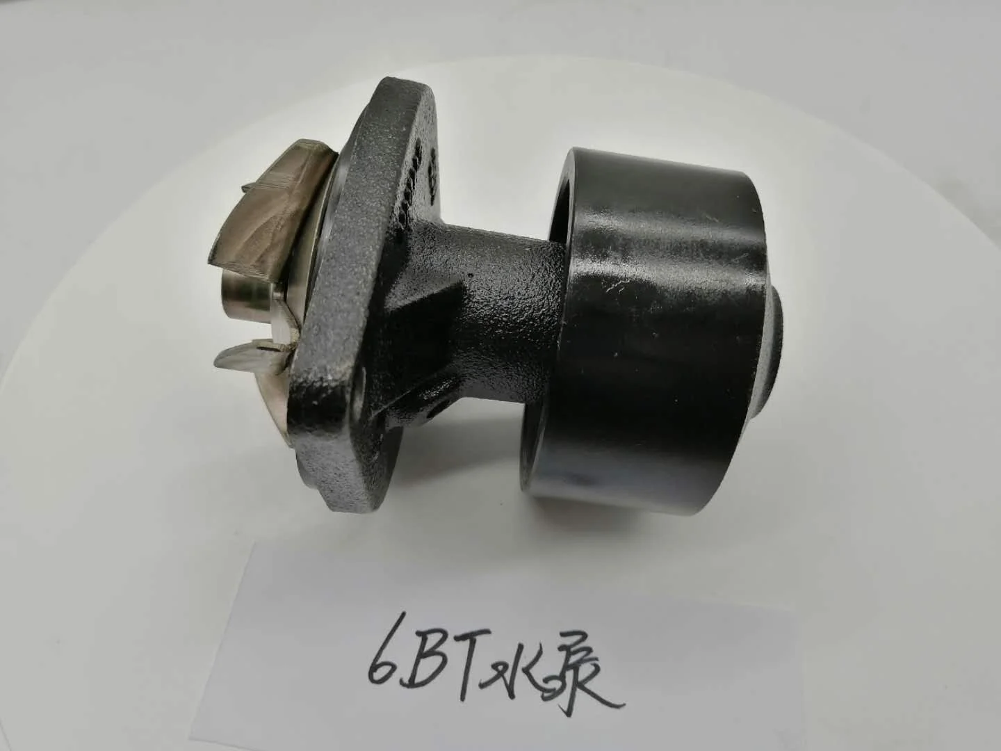 R300-5 PC60-7 PC200-6 PC220-7 Excavator Engine Water Pump 6735-61-1501 6742-01-3676 3802873 For 6D114 4D102 6D102 6CT8.3 6BT5.9