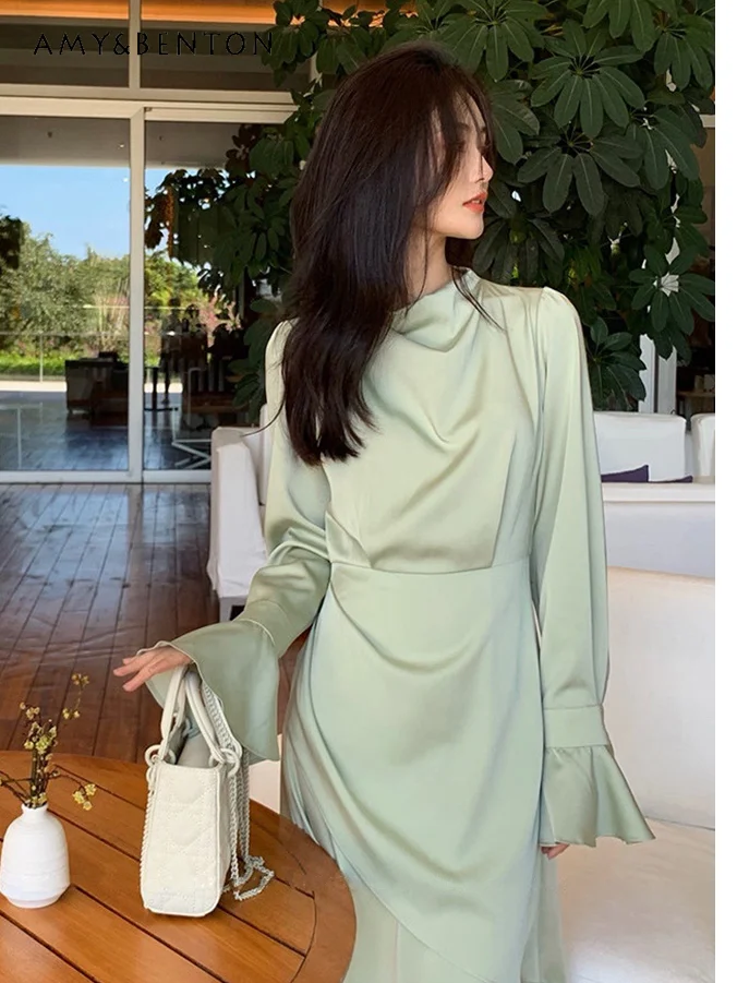 

French High-Grade Bell Sleeve Round Neck Dress for Women Autumn New Commute Style Temperament Slim Socialite Mid-Length Dress