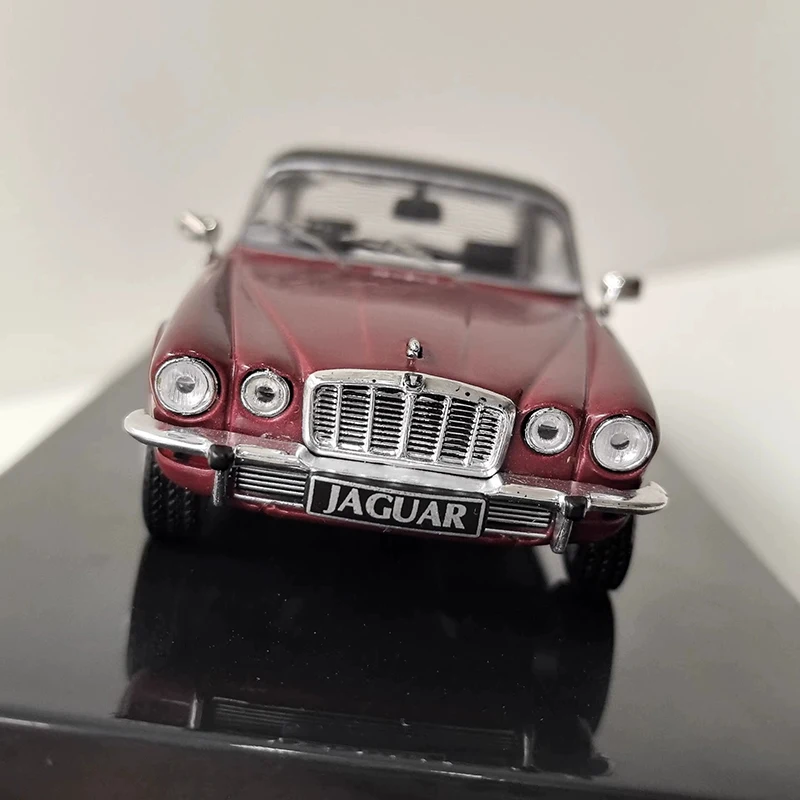 IXO 1/43 escala Jaguar XJ12C 1976 coche de simulación de aleación modelo colección estática decorado regalos de vacaciones juguetes regalo de recuerdo