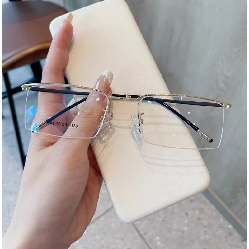 

Gold-rimmed Casual Half-frame Glasses Men Ultra-light Business Equipped Astigmatism Color-changing Anti-blue Light Radiation