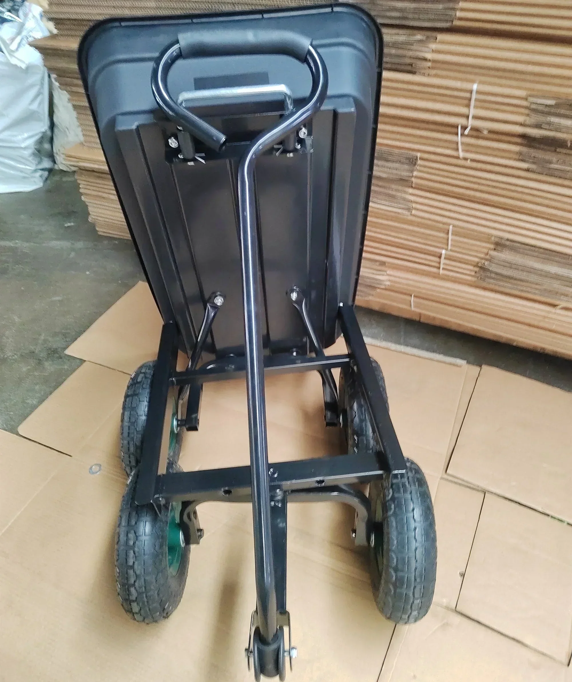 傾斜式ガーデンダンプトロリーワゴンカート手押し車ガーデニングティッパートラック