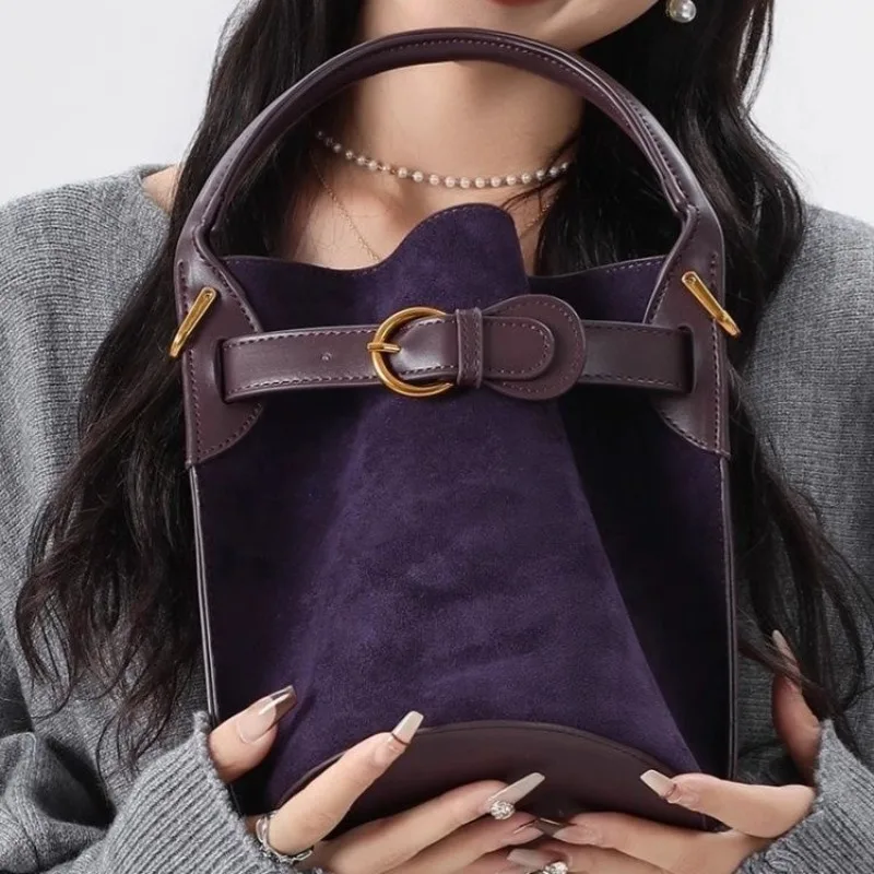 

2025 Hot Seller New Head Layer Leather Bucket Bag Spring Edition Texture Leather Commuter Versatile Shoulder Crossbody Handbag