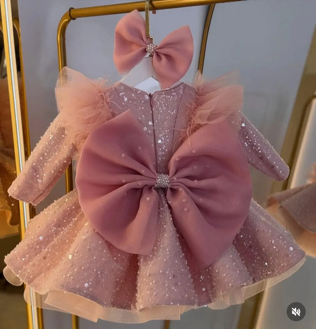 

Customized Pink Sequins Flower Girl Dresses For Wedding Feather Full Sleeves With Bow Baby Birthday Party First Communion Gown
