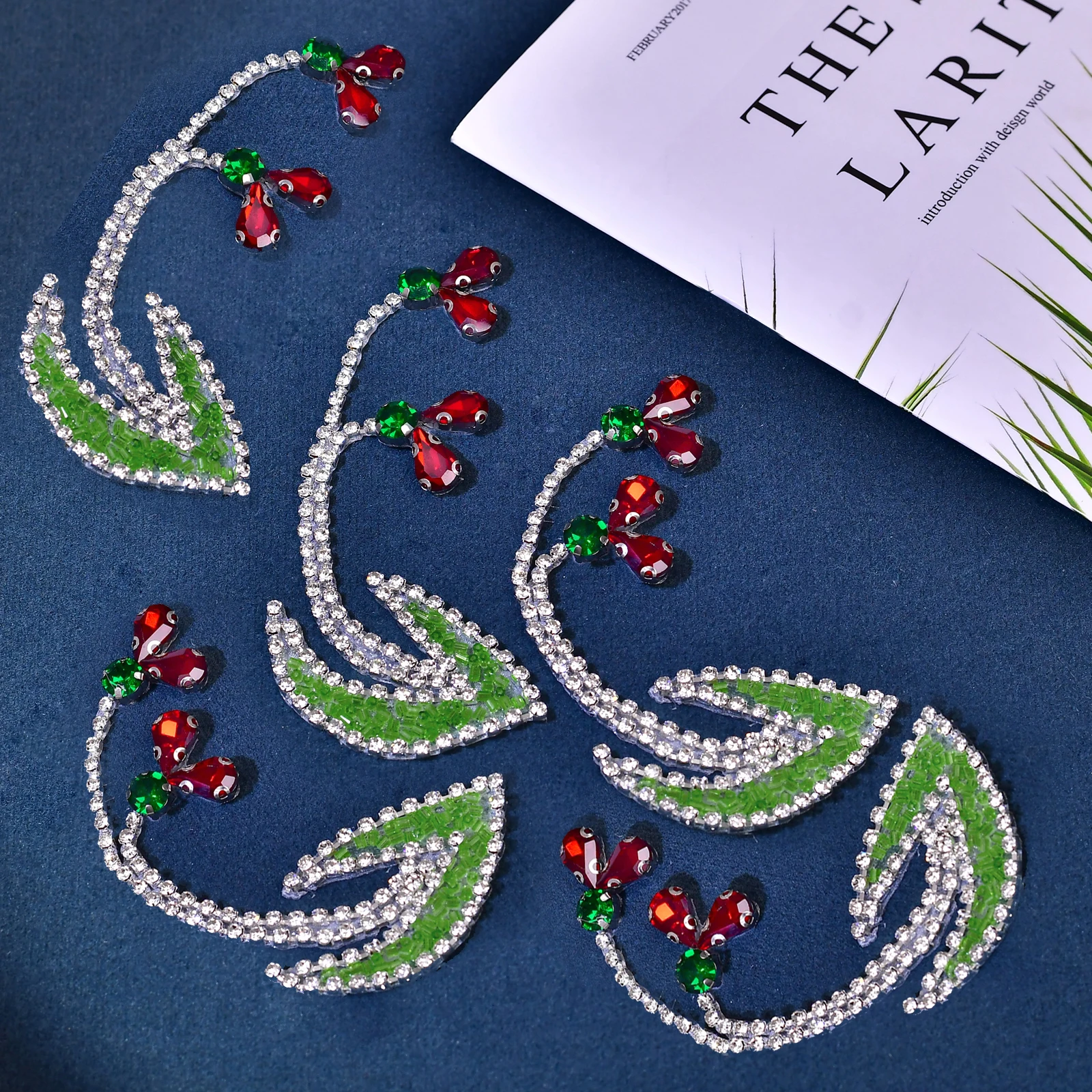 

5PCS Handmade Crystal and Rhinestone Flower and Leaf Decals , for DIY Clothing, Bags and Accessories, Craft Patches SP141