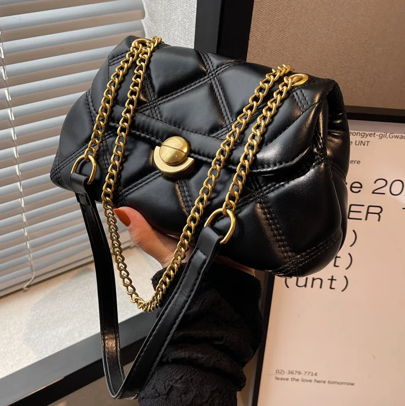 Vintage Fashion Ladies Bag Premium Texture Shoulder Bag Ribbed Soft Leather Crossbody Chain Armpit Bag PU Material Car Stitching