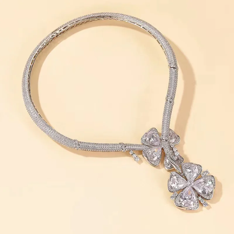 High Quality Popular Brand Luxury Jewelry Ladies Exquisite Lucky Grass Wedding Necklace Earrings Banquet Anniversary Accessories