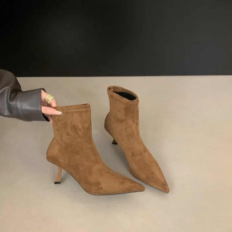 Elegante Damen-Stiefeletten mit spitzer Zehenpartie und hohem Stilettoabsatz, kurze Stiefeletten, formelle Schuhe für Büro, Party und festliche Anlässe. – Detail 5