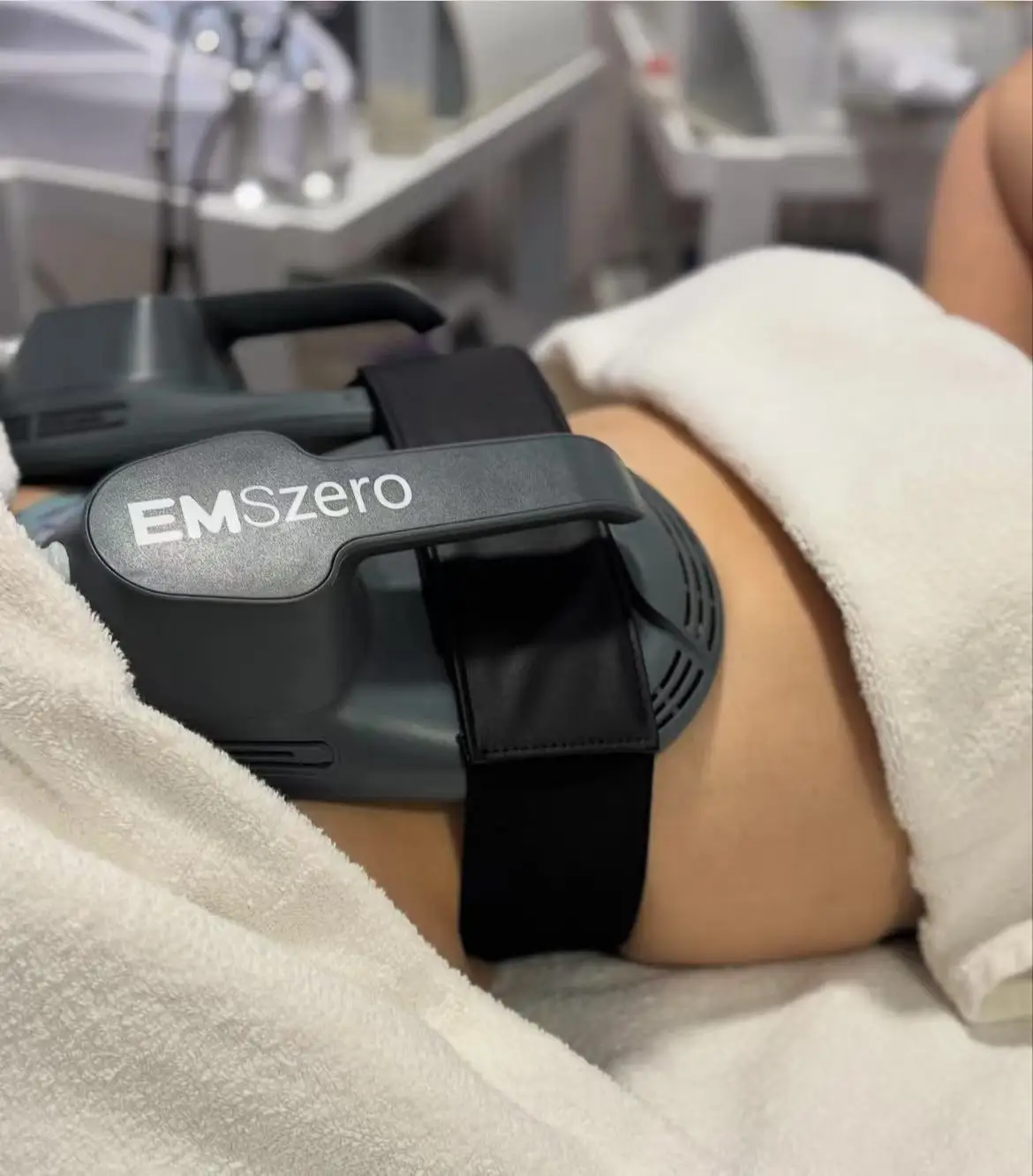 

Professional EMSZERO NEO 6500W RF Machine Hi EMT Body Sculpting Fat Burning EMS Body Beauty Equipment