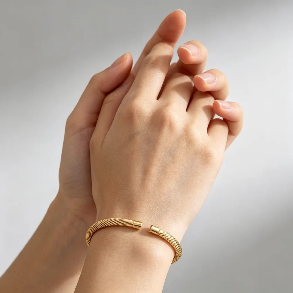 Greatera Marke Damen Herren Edelstahl Spiral-Armreif Minimalistischer Goldfarbener Manschetten-Armreif Party Klassischer Wasserfester Schmuck – Detail 7