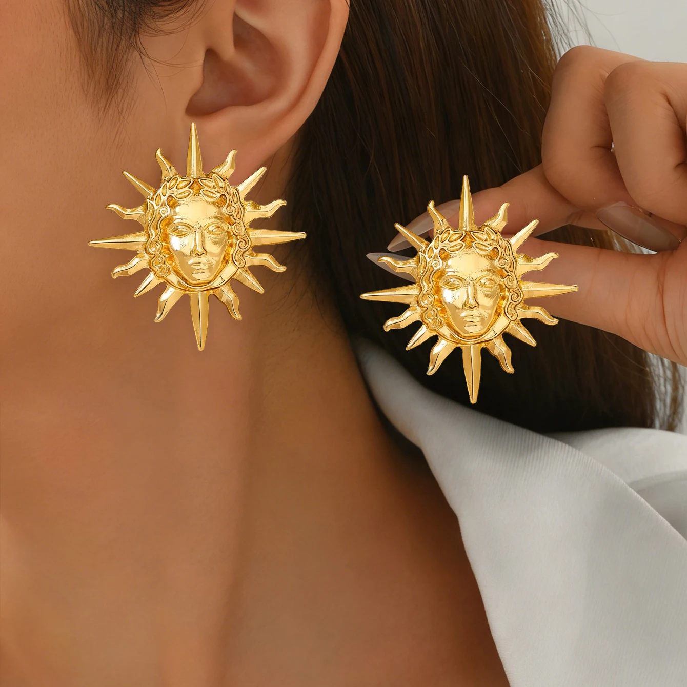 Exaggerated Sunflower Light-Beam Earrings, Irregular Lines, Middle Eastern Ear Studs, Three-Dimensional Portrait Relief, Hip-Hop Earrings