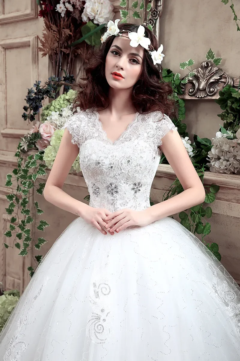 Classic Elegance 2024 new sexy V-neck wedding dress Princess fashion lace decal romantic plus size auditorium bridal dress