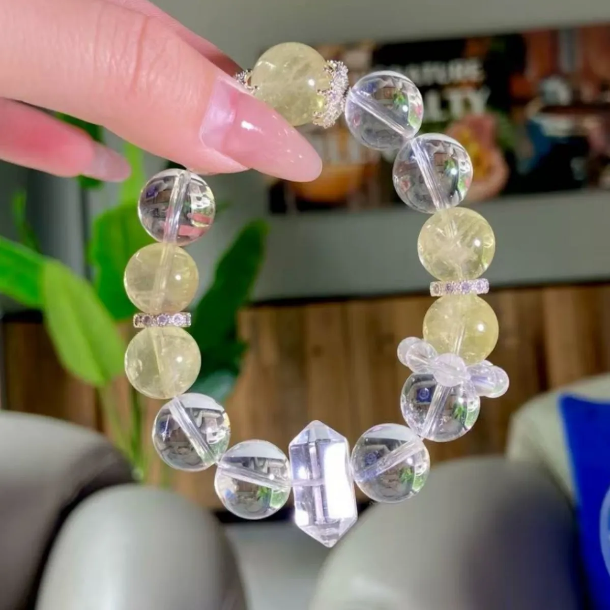 

Natural White Crystal Citrine Bracelet Lucky Fashion Light Luxury Women's Bracelet Original Design