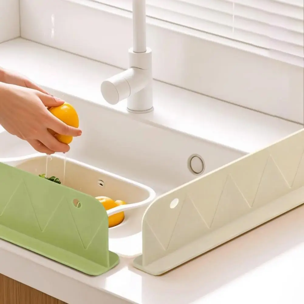 Food-grade Silicone Splash Shield Silicone Sink Splash Guard with Non-slip Suction Cups Reusable Kitchen Water Protector