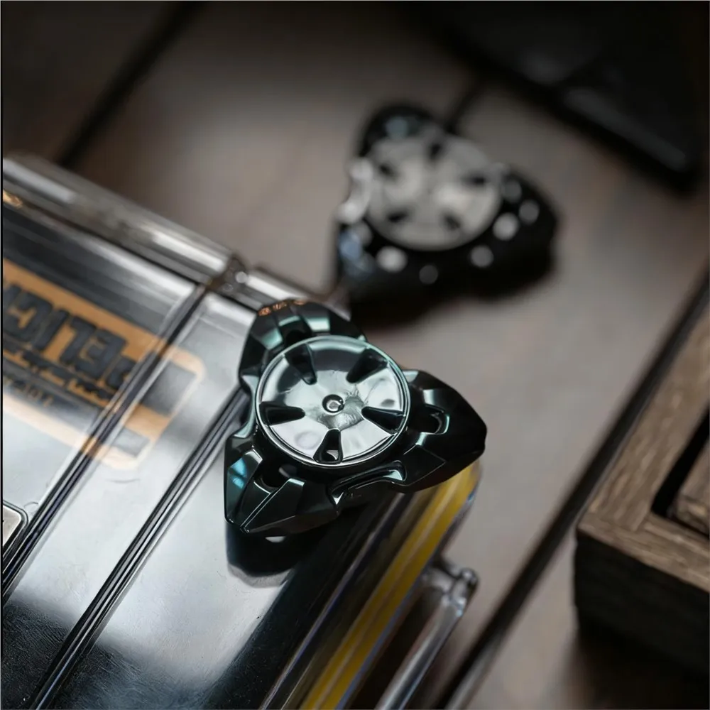 Novo estúdio lambo mini & xl três lâminas fidget spinner alívio do estresse brinquedo giroscópio brinquedos para adultos acessórios de mesa de escritório