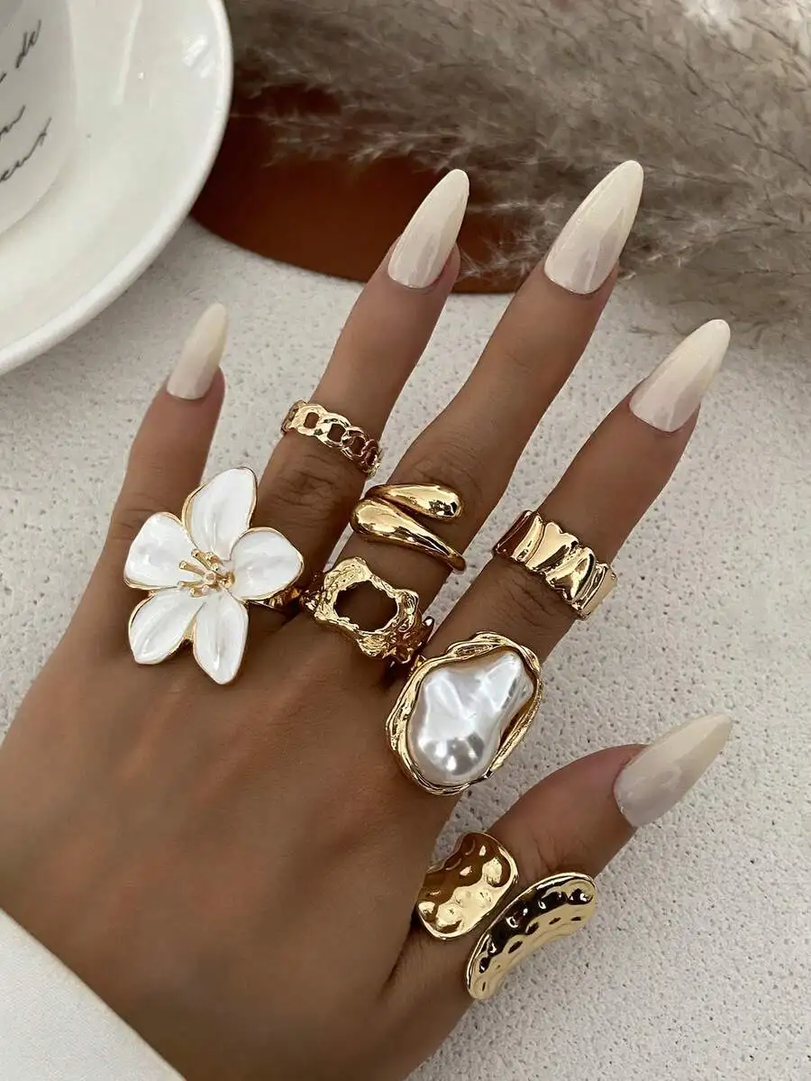 

7pcs Set Retro Creative Metal Flower And Faux Pearl Rings For Women Stacking Punk Style Daily Party Wear