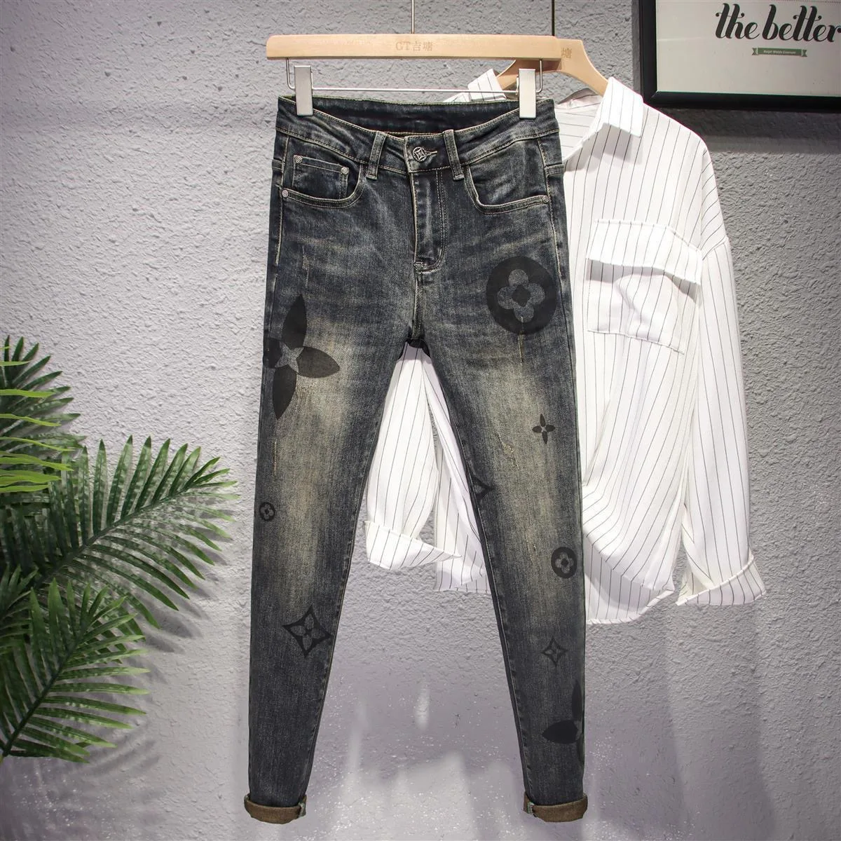 

Spring and Autumn Fashionable Trendy Printed Straight Tube Elastic Small Leg Pants for Men's Casual Sports High Quality Jeans