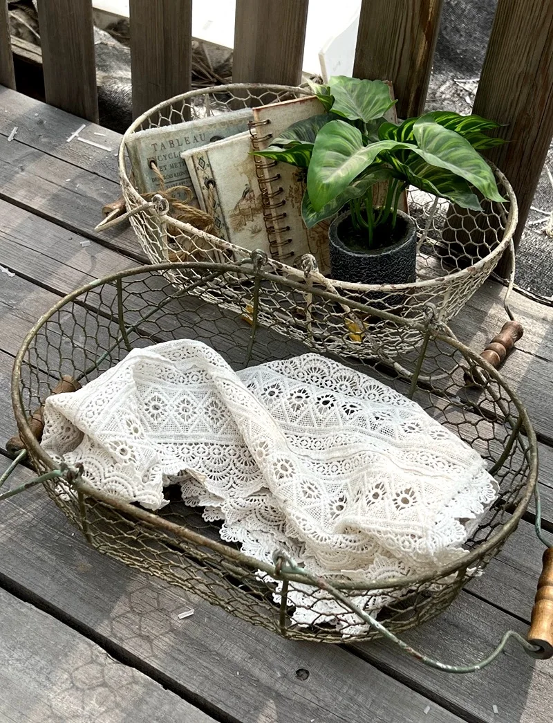 

Металлическая корзина в стиле французского кантри с деревянными ручками, винтажный декоративный органайзер для хранения в деревенском стиле