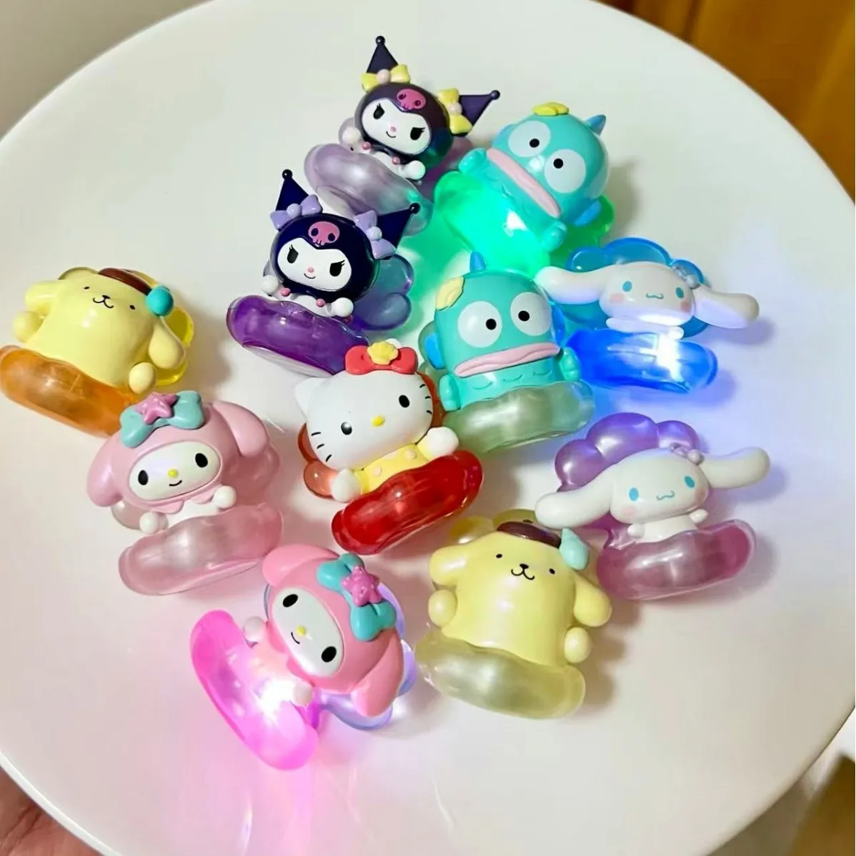 Sanrio-caja ciega de frijol de la serie Pearl Shell, adorno de figura de escritorio de tendencia Kuromi Hangyodon, muñeca Hellokitty, regalo de cumpleaños para niños