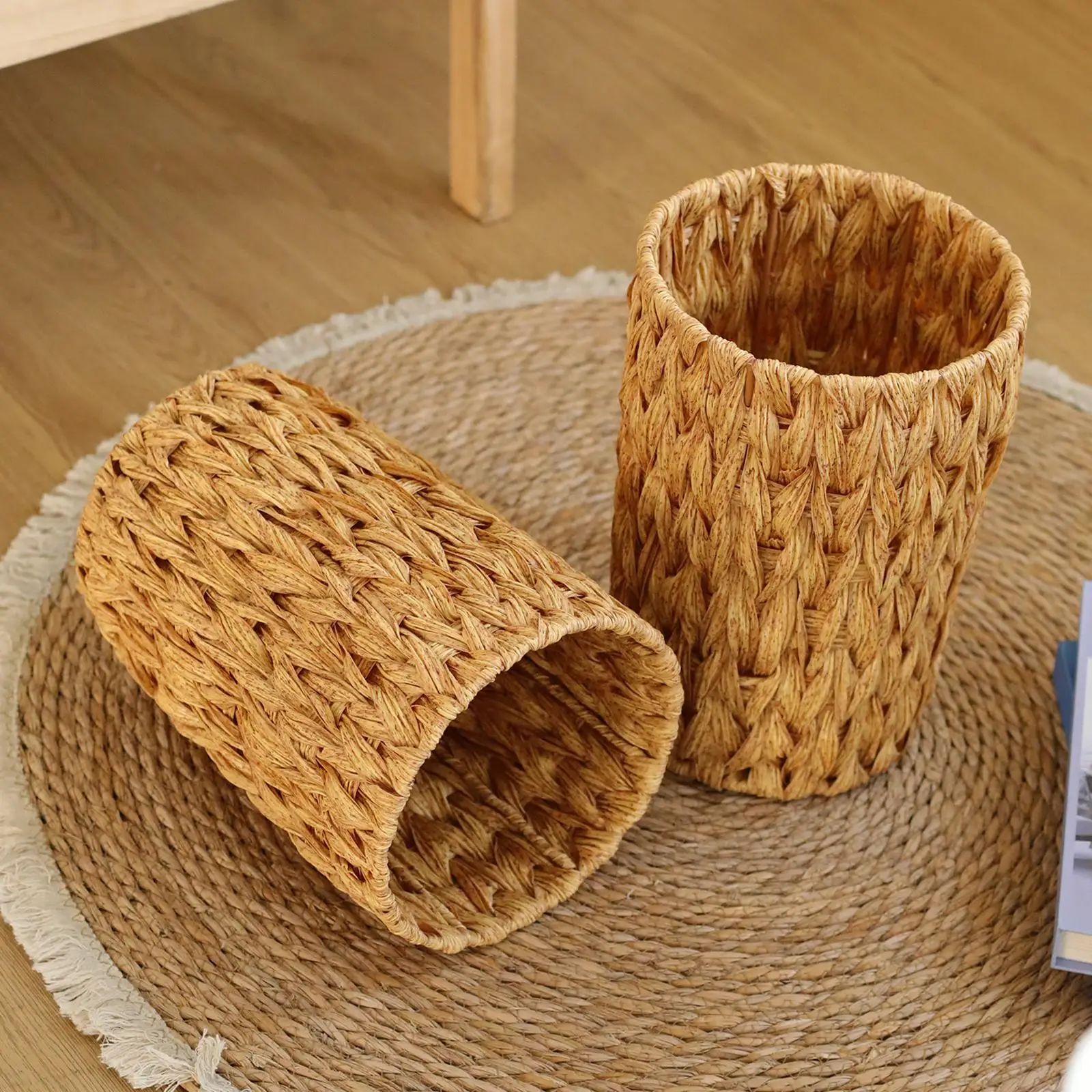

Woven Trash Can Waste Bin Dustbin Simulated Wicker Versatile Garbage Container Boho Waste Basket for Laundry Room Bedroom